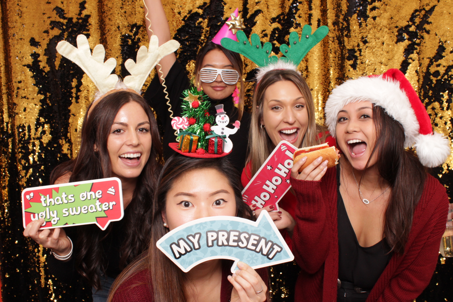 bswift Holiday Party | View more photos from the event at events.alfrescophoto.com/u/AlfrescoPhoto/bswift-Holiday-Party